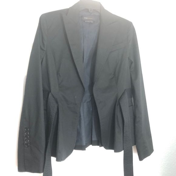 BCBGMaxAzria Jackets & Blazers - BCBG black business jacket w/belt tie 🖤